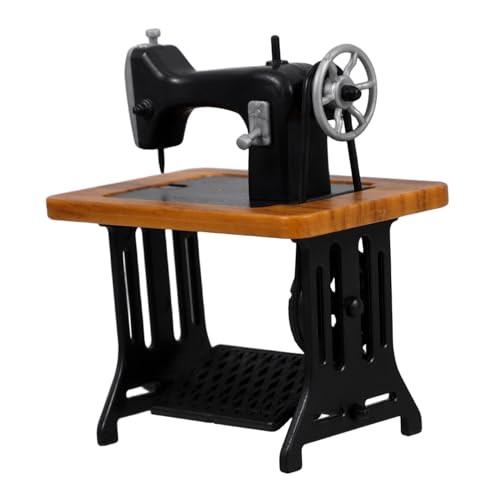 WEKAMOS Miniatur Nähmaschine Puppenhaus Nähmaschine Mini Nähmaschine Für Anfänger Puppenhaus Miniaturen Nähornament Miniatur Puppenhaus Zubehör Miniatur Dinge Abs Schwarz WEKAMOS Miniatur Nähmaschine Puppenhaus Nähmaschine Mini Nähmaschine Für Anfänger Puppenhaus Miniaturen Nähornament Miniatur Puppenhaus Zubehör Miniatur Dinge Abs Schwarz von WEKAMOS