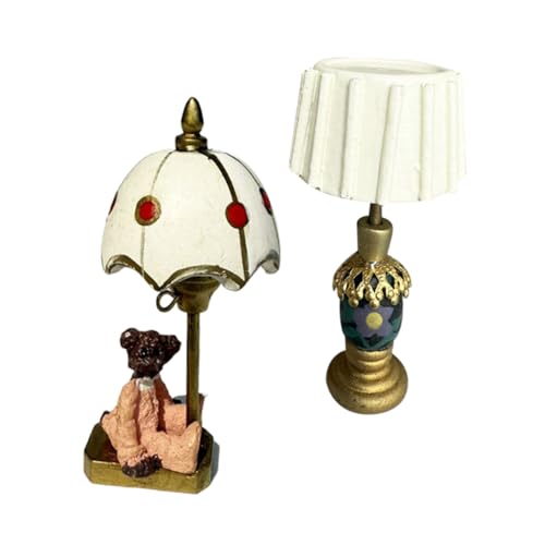 WESIEVYA 2 Stück Miniatur Puppenhaus Lampe Kleine Tischlampen mit Bär und Weißem Schirm Dekorative Beleuchtung für Puppenstube Wohnzimmer Schlafzimmer für Sammler WESIEVYA 2 Stück Miniatur Puppenhaus Lampe Kleine Tischlampen mit Bär und Weißem Schirm Dekorative Beleuchtung für Puppenstube Wohnzimmer Schlafzimmer für Sammler von WESIEVYA