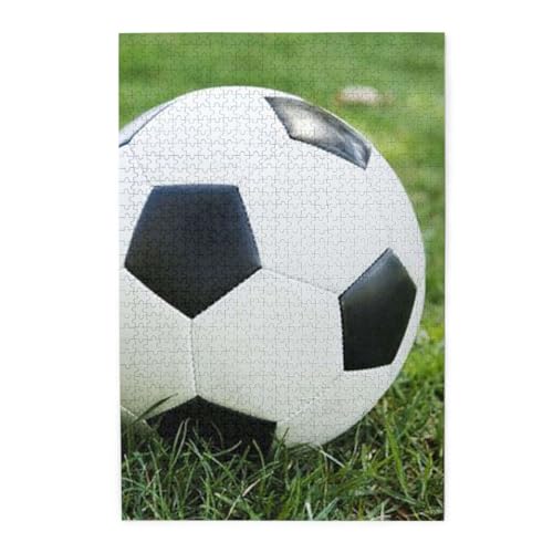 Buntes Holzpuzzle mit Fußball auf grasartigem, buntem Holzpuzzle – herausforderndes Bilder-Puzzle-Spiel für Erwachsene und Puzzle-Enthusiasten – 1000-teiliges interaktives Puzzle von WESTCH