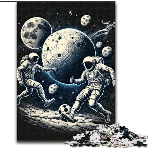 1000-teiliges Puzzle-Geschenk, Astronaut spielt Fußball, 1000-teiliges Puzzle für Erwachsene, pädagogisches und unterhaltsames Indoor-Spiel für die Heimdekoration, Größe 26x38cm 1000-teiliges Puzzle-Geschenk, Astronaut spielt Fußball, 1000-teiliges Puzzle für Erwachsene, pädagogisches und unterhaltsames Indoor-Spiel für die Heimdekoration, Größe 26x38cm von WGLINGX