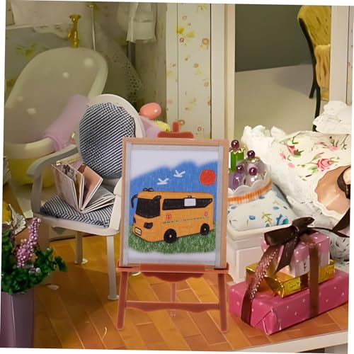 WHAMVOX Realistisches Miniatur Klassenzimmer Modellset Langlebige Kunststoffmaterialien Detailgetreue Schultafel und Möbel Vielseitige Dekoration für Puppenhäuser und Bastelprojekte von WHAMVOX