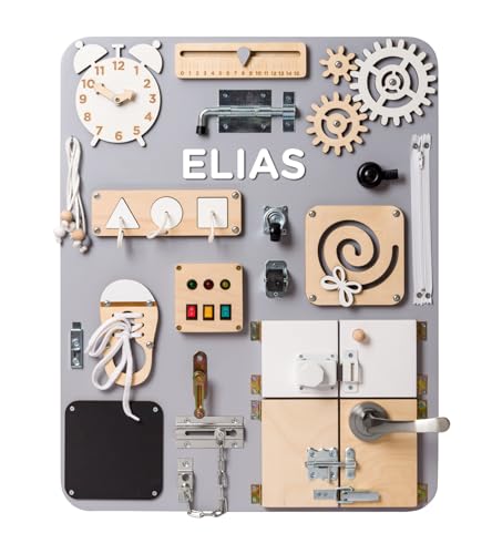 WOOBIBOO Personalisierte Montessori Busy Board Plus - Activity Board aus Holz für Kinder ab 1 Jahr, Lernspielzeug zur Förderung der Motorik und Kreativität, Geschenk mit Namensgravur von WOOBIBOO