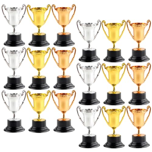 WOONEKY 18 Stück Teiliges Mini Trophäen aus Kunststoff für Kindergeburtstage Pokale für Wettbewerbe Auszeichnungen und Partydekoration für Schulveranstaltungen und Spiele von WOONEKY