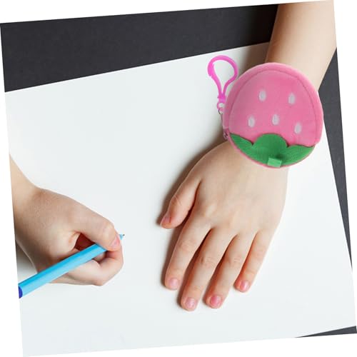 WOONEKY 2 Stück Plüsch Schnapparmband mit Erdbeer motiv Weiches Kinderarmband Bequemes Partyzubehör für Erwachsene Glatte Kanten Leichtes Platzsparendes Design WOONEKY 2 Stück Plüsch Schnapparmband mit Erdbeer motiv Weiches Kinderarmband Bequemes Partyzubehör für Erwachsene Glatte Kanten Leichtes Platzsparendes Design von WOONEKY