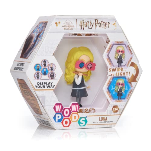 Wow! PODS Harry Potter Wizarding World Leuchtender Wackelkopf | Offizielles Sammlerstück Spielzeug Luna Lovegood mit Mystery Light Reveal | Sammeln Verbinden und Display | Nummer 216 in Kollektion Wow! PODS Harry Potter Wizarding World Leuchtender Wackelkopf | Offizielles Sammlerstück Spielzeug Luna Lovegood mit Mystery Light Reveal | Sammeln Verbinden und Display | Nummer 216 in Kollektion von WOW! PODS