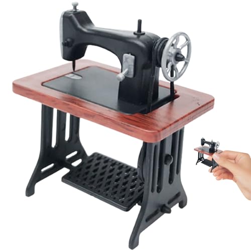 Wbaioluy Miniaturnähmaschine 1:24 Spielzeugnähmaschine Realistische Vintage Dollhouse Möbel Tabletop Raumdekor für Kinder Kleinkind Rot Vintage Dollhouse Möbel Wbaioluy Miniaturnähmaschine 1:24 Spielzeugnähmaschine Realistische Vintage Dollhouse Möbel Tabletop Raumdekor für Kinder Kleinkind Rot Vintage Dollhouse Möbel von Wbaioluy