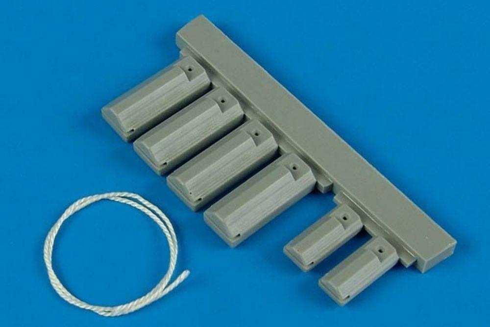 U.S.A.F. wheel chock with nylon thread U.S.A.F. wheel chock with nylon thread von Wheelliant