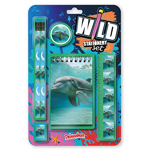 Wild Stationery Deluxebase Delfin Set - Lustiges Schulbedarf Set bestehend aus 2 Bleistiften, Radiergummi, Spitzer, Lineal und Notizbuch, Schreibwaren-Set von Wild Stationery