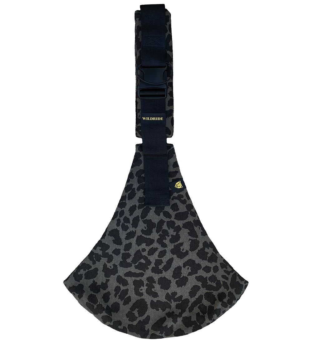 Wildride Babytrage - Das Kleinkind Swing - Grey Leopard - Wildride - One Size - Babytragen Wildride Babytrage - Das Kleinkind Swing - Grey Leopard - Wildride - One Size - Babytragen von Wildride