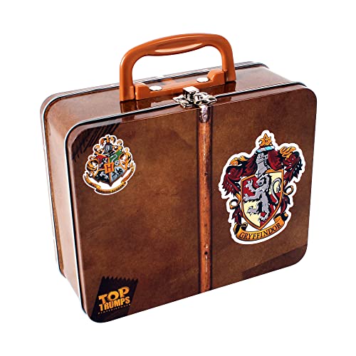 Top Trumps – Kartenspiel in Blechdose mit 2 Decks von Harry Potter Gryffindor – Bringen Sie Sich mit Ihrem Koffer zum Schloss von Hogwarts Harry Potter von Winning Moves