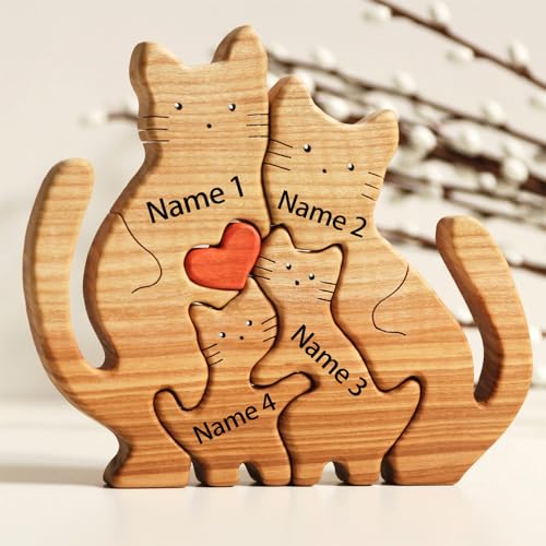 Personalisiertes Holzkunstpuzzle der Katzenfamilie, 2-6 Namen Benutzerdefinierte Holz Schnitzereien Familie Puzzle Geschenk, Desktop Ornament Home Tischdekoration für Familie Andenken Geschenke von Winscoy