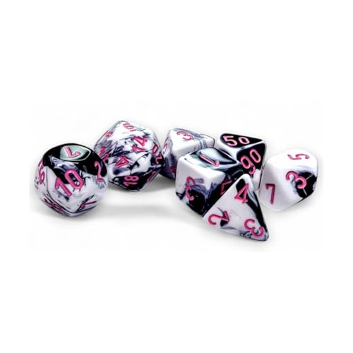 Chessex Zwillingswürfel mit rosa Zahlen, 7 Würfel, 16 mm, Schwarz und Weiß Chessex Zwillingswürfel mit rosa Zahlen, 7 Würfel, 16 mm, Schwarz und Weiß von Wondertrail