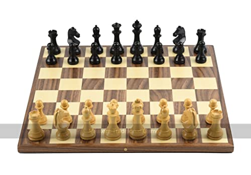 World Chess Set (Home Edition with Bauhaus Walnut Board) von World Chess