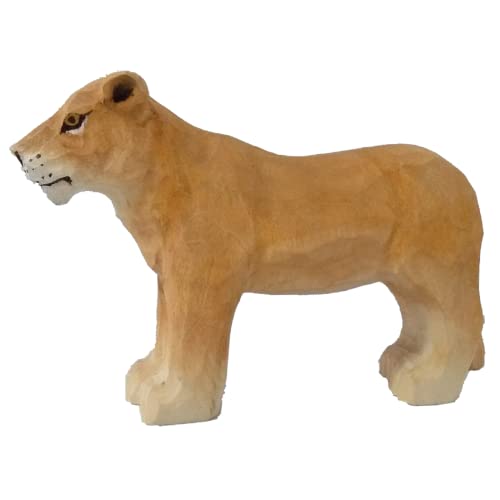 Wudimals - 40462 - Wildtiere, Löwin, Holz, handgeschnitzt, handbemalt, 10cm x 7cm Wudimals - 40462 - Wildtiere, Löwin, Holz, handgeschnitzt, handbemalt, 10cm x 7cm von Wudimals
