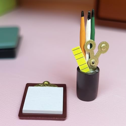 Miniatur Schreibtafel & Stifthalter Set:1/12 Maßstab Puppenhaus Büro Dekor Miniatur Schreibtafel & Stifthalter Set:1/12 Maßstab Puppenhaus Büro Dekor von XRI XURUOYI