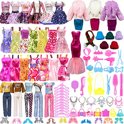 64pcs Puppenkleidungs und Zubehörset, 1 Langes Kleid, 2 Winterkleider, 10 Hosenträgerröcke, 1 Mantel, 2 Oberteile Hosen, 10 Schuhe, 10 Kleiderbügel, 28 Puppenzubehörteile für 11,5 Zoll Puppen 64pcs Puppenkleidungs und Zubehörset, 1 Langes Kleid, 2 Winterkleider, 10 Hosenträgerröcke, 1 Mantel, 2 Oberteile Hosen, 10 Schuhe, 10 Kleiderbügel, 28 Puppenzubehörteile für 11,5 Zoll Puppen von Xerteam