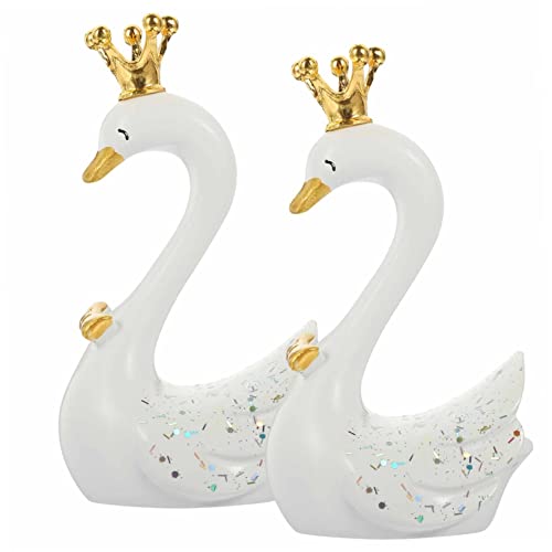 YARNOW 2 Stück Kronen Dekorationen aus Resin Cake Topper für Geburtstags und Festtagskuchen Vielseitige Ornamente für Tische und Autos Romantische Figuren für Besondere Anlässe YARNOW 2 Stück Kronen Dekorationen aus Resin Cake Topper für Geburtstags und Festtagskuchen Vielseitige Ornamente für Tische und Autos Romantische Figuren für Besondere Anlässe von YARNOW