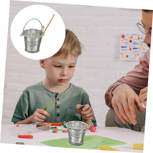 YARNOW Miniatur Angelruten mit Wasser Eimer Puppenhaus Dekoration Mini Fishing Pole für Kunststoff Leicht Langlebig Kreativ für Puppenhaus und Teich YARNOW Miniatur Angelruten mit Wasser Eimer Puppenhaus Dekoration Mini Fishing Pole für Kunststoff Leicht Langlebig Kreativ für Puppenhaus und Teich von YARNOW