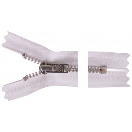 YKK Reißverschluss Aluminium 18cm 4mm Weiß YKK Reißverschluss Aluminium 18cm 4mm Weiß von YKK