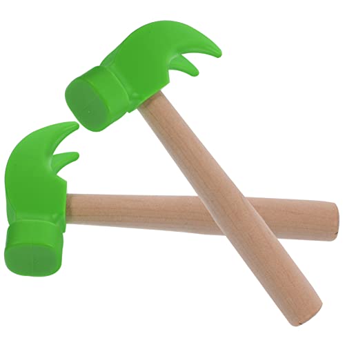 Yardwe 2 Stück Teiliges Spielzeugset Fake Wood Hammer Realistisch Gestaltete Kunststoff Hämmer Sicher und Leicht für Jungen und Mädchen Lernen Yardwe 2 Stück Teiliges Spielzeugset Fake Wood Hammer Realistisch Gestaltete Kunststoff Hämmer Sicher und Leicht für Jungen und Mädchen Lernen von Yardwe