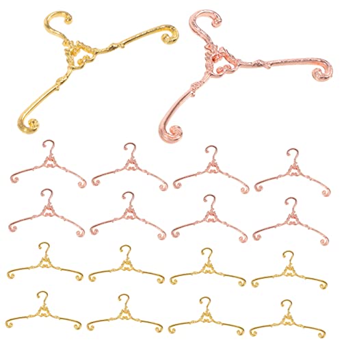 Yardwe 40 Stück Teiliges Mini Kleiderbügel Metall Vintage Puppenkleiderbügel in Gold und Roségold Kleine Hänger für Puppenhaus Schonend für Puppenkleidung Platzsparend und Robust Yardwe 40 Stück Teiliges Mini Kleiderbügel Metall Vintage Puppenkleiderbügel in Gold und Roségold Kleine Hänger für Puppenhaus Schonend für Puppenkleidung Platzsparend und Robust von Yardwe