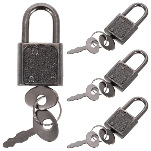 Yardwe 4Stücke Mini Vorhängeschlösser mit Schlüssel Quadratisches Metall Vorhängeschloss für Boxen Schmuckschatullen Tagebücher Feinmotorik Yardwe 4Stücke Mini Vorhängeschlösser mit Schlüssel Quadratisches Metall Vorhängeschloss für Boxen Schmuckschatullen Tagebücher Feinmotorik von Yardwe