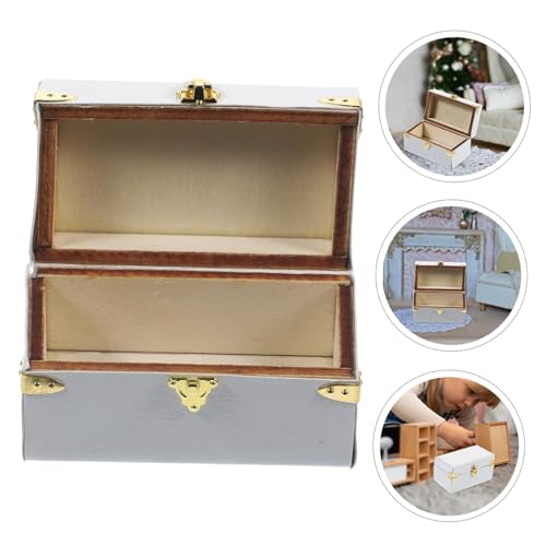 Yardwe Miniatur Reisekoffer für Puppenhaus Vintage Koffer Modell Dekorative Kleiner Gepäckbox Puppenzubehör für Kreative Spielwelten Leder und Langlebig Yardwe Miniatur Reisekoffer für Puppenhaus Vintage Koffer Modell Dekorative Kleiner Gepäckbox Puppenzubehör für Kreative Spielwelten Leder und Langlebig von Yardwe