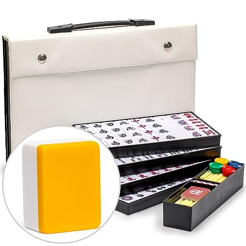 Yellow Mountain Imports Japanisches Riichi Mahjong-Set - Große Weiße und gelbe Spielsteine und Vinyl-Etui - mit Ostwind-Spielstein, Satz Punktestäbchen und Würfeln von Yellow Mountain Imports