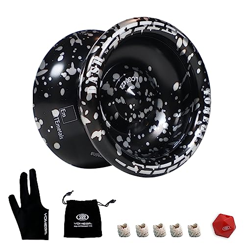 Yomega Dash Yoyo - Pro Aluminum Metal Unresponsive Yoyo with C Size Ball Bearing for Advanced yo yo Tricks + Extra 5 Strings + Glove + Bag + Die & 3 Month Warranty (Black Silver) von Yomega