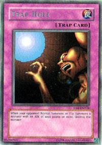 Yu-Gi-Oh! - Trap Hole (DB1-EN118) - Dark Beginnings 1 - Unlimited Edition - Rare von YU-GI-OH!