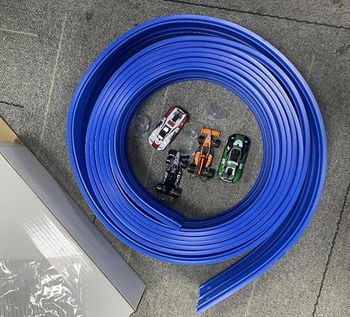 Yuragim Autorennbahn 4.5M, Autorennbahn Rennstrecke Auto Spielzeug mit 4 Leichtmetallfahrzeuge, Rampe Geschenke für Jungen und Mädchen von Yuragim