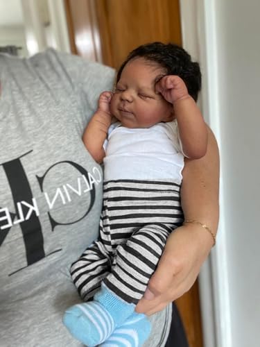 Zero pam Reborn Baby Puppen 18 Zoll Reborn Babypuppe Weichkörper Schwarze Puppe Mit Haaren Schlafende Lebensechte Puppen Die Echt Aussehen Ab 3 Jahre Mit Zubehör Für Mädchen Jungen von Zero pam