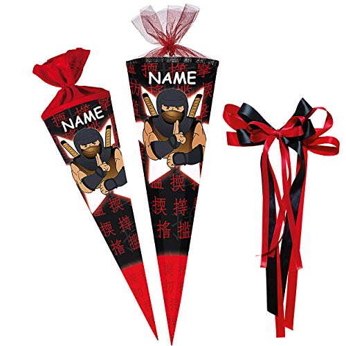 Schultüte - Ninja Kämpfer - Samurai - 100 cm - 12 eckig - incl. Name und große Schleife - Tüllabschluß - Zuckertüte - mit/ohne Kunststoff Spitze - Nestler -.. Schultüte - Ninja Kämpfer - Samurai - 100 cm - 12 eckig - incl. Name und große Schleife - Tüllabschluß - Zuckertüte - mit/ohne Kunststoff Spitze - Nestler -.. von alles-meine.de GmbH