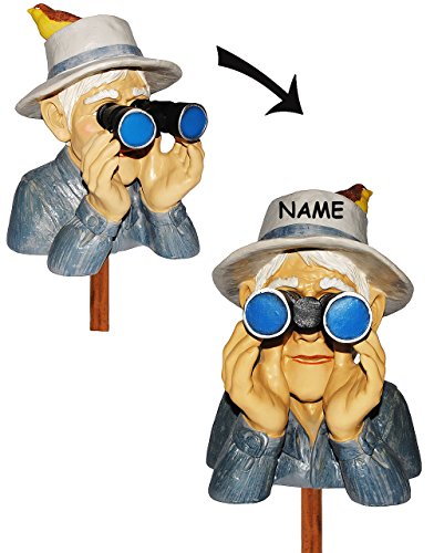 alles-meine.de GmbH Spanner am Gartenzaun - Jäger/Opa mit Hut, Vogel & Fernglas - incl. Name - aus Kunstharz - große XL Figur - Großvater - Hecke - Heckenfigur - Zaun/Zau.. von alles-meine.de GmbH
