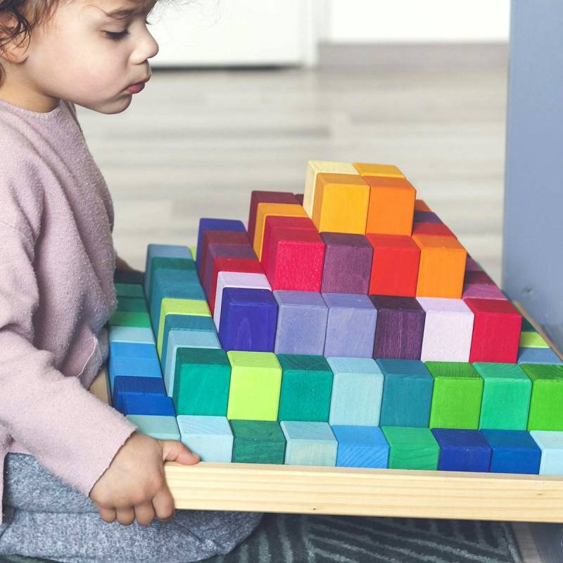 100 Holzbausteine Stufenpyramide groß, bunt (44,5 x 44,5 cm)