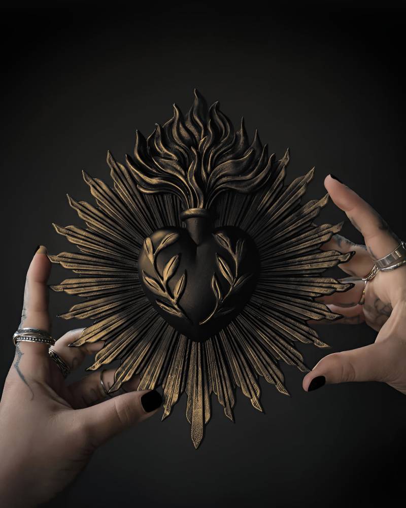 Ardour Sacred Heart Wandtafel Schwarz-Gold 22cm Ardour Sacred Heart Wandtafel Schwarz-Gold 22cm