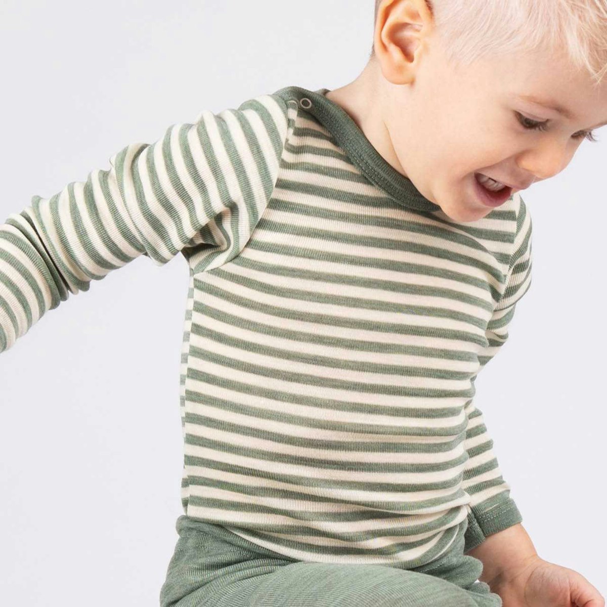 Baby Body langarm mit Druckknöpfen grün 74/80