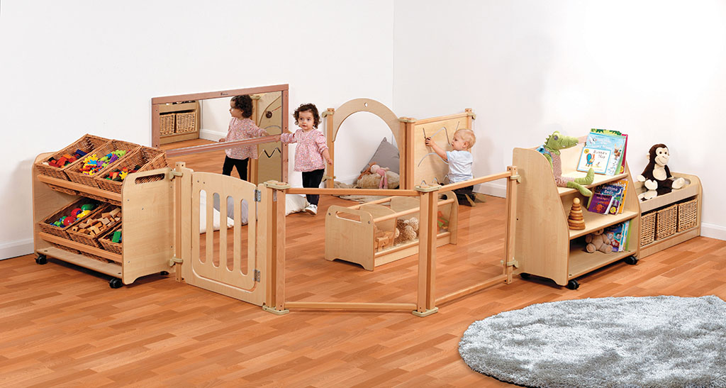 Baby Zone Raum-Set mit großen Aufbewahrungskörben