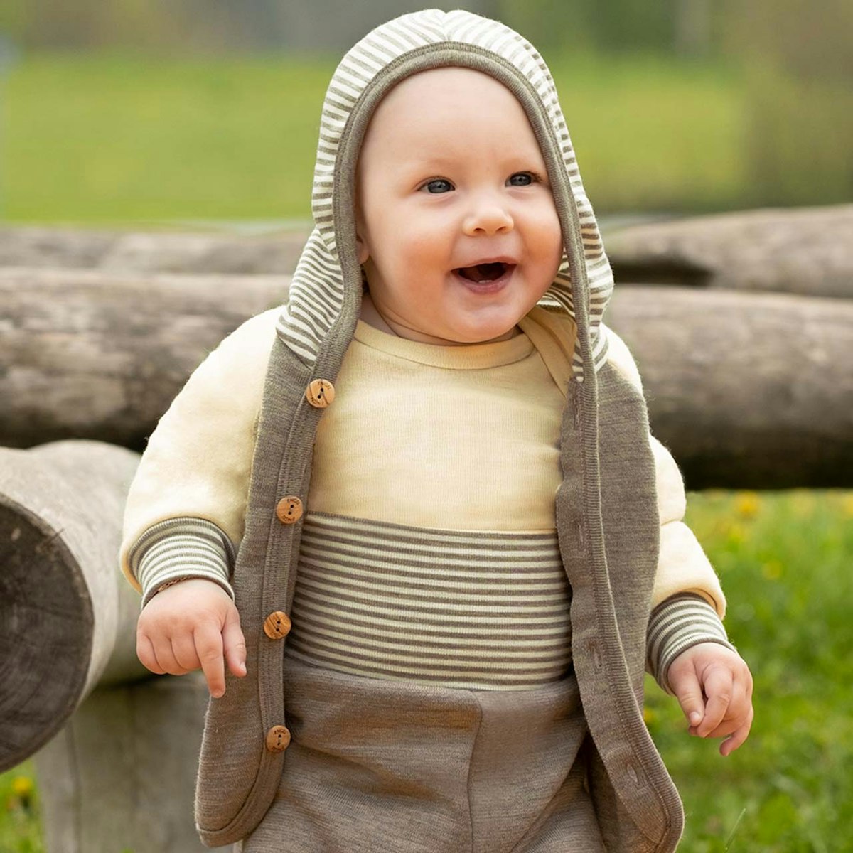 Babyjacke 100% Wolle zum Knöpfen braun-natur 86/92