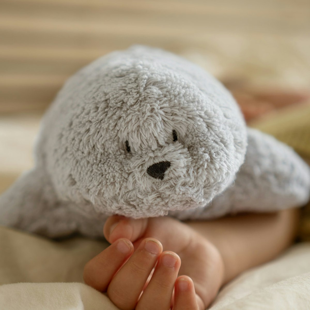 Bio Einschlafhilfe mit Sound und Licht Robbe grau Bio Einschlafhilfe mit Sound und Licht Robbe grau