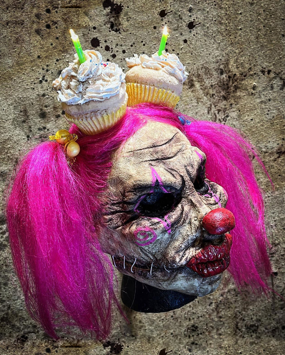 Cupcake Karen Maske mit Haaren