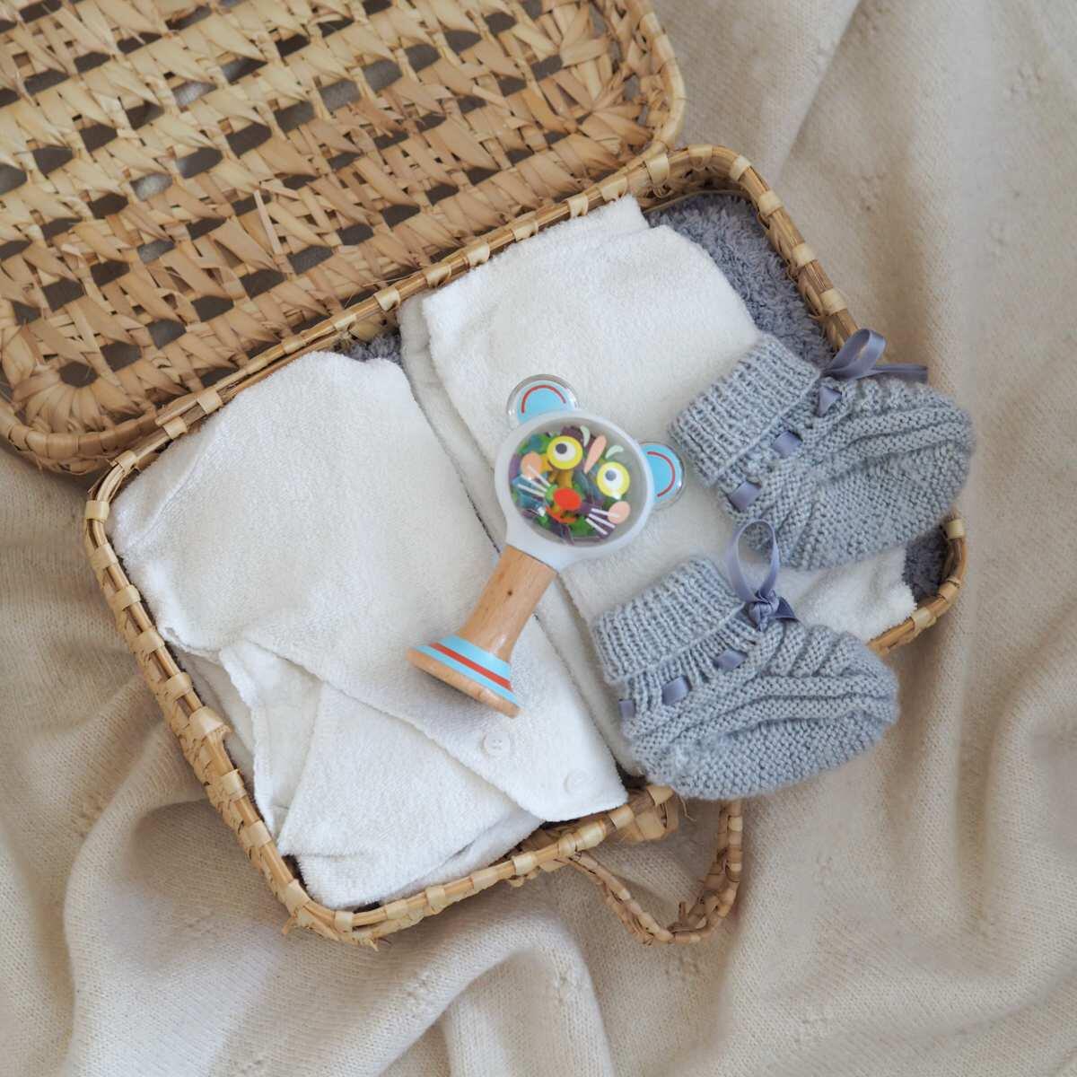 Djeco - Greifling Stabrassel Baby White