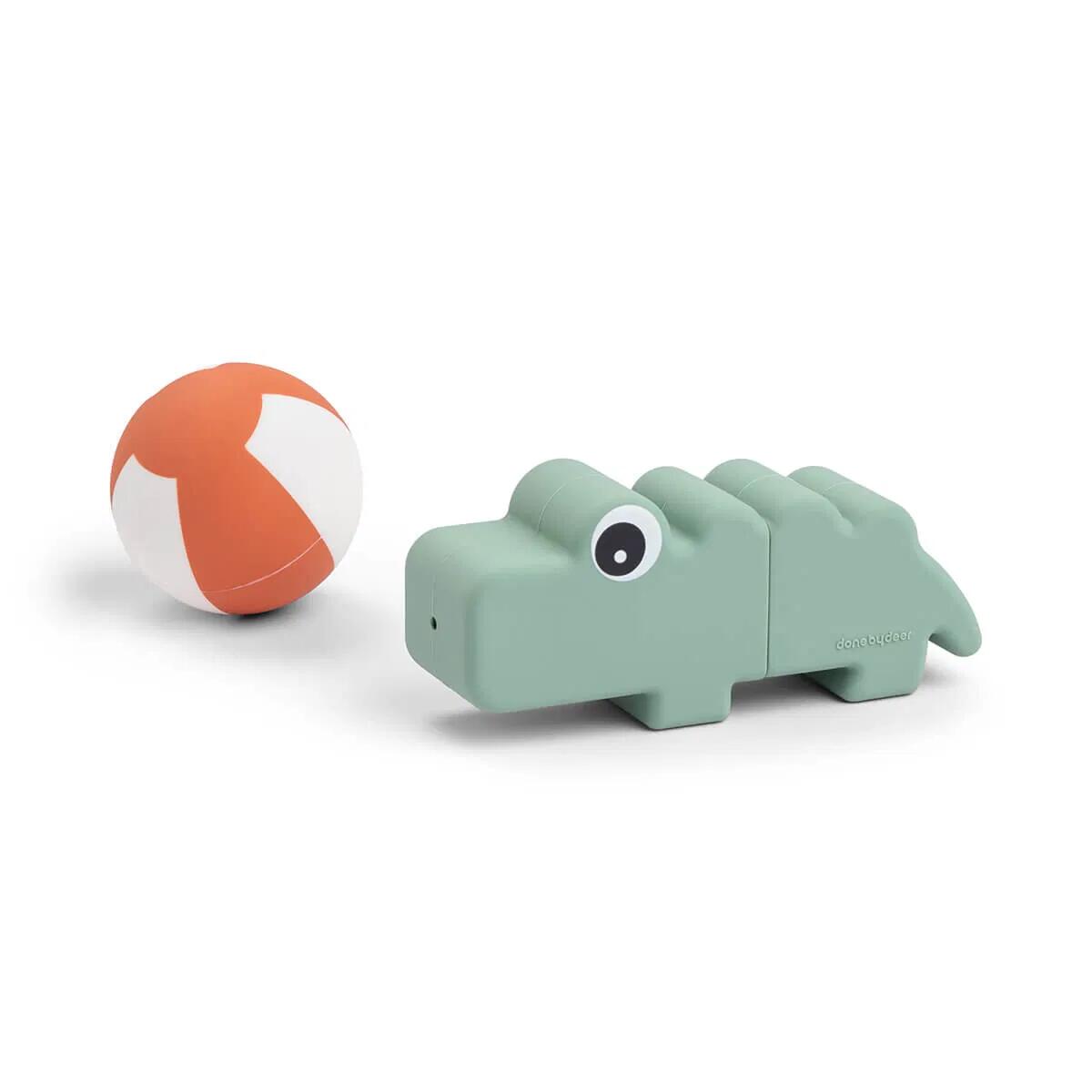 Done By Deer - Badetier / Krokodil mit Ball