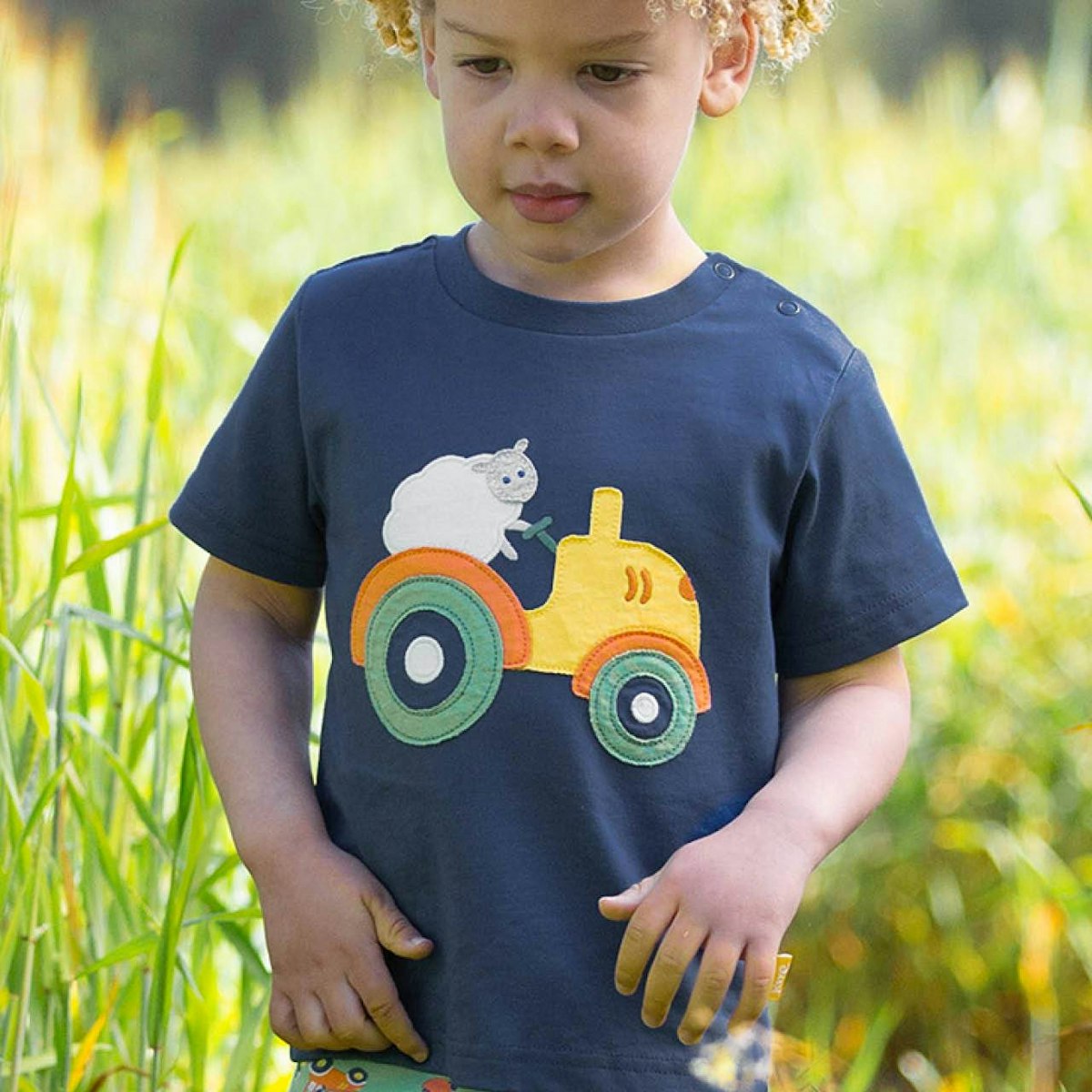 Elastisches navy T-Shirt Schäfchen Traktor 104