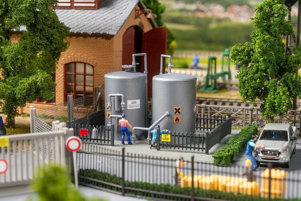 Faller 2 Lagertanks H0 1:87 131338 Modelleisenbahn Faller 2 Lagertanks H0 1:87 131338 Modelleisenbahn