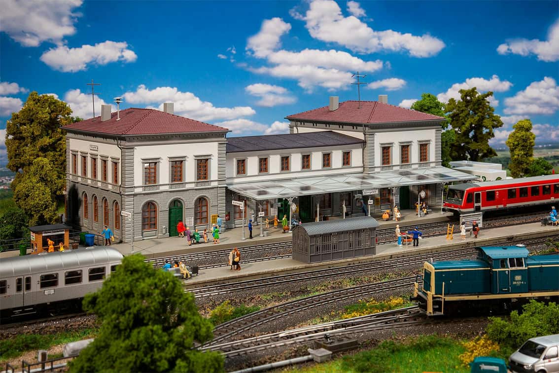 Faller Bahnhof Königsfeld H0 Train Station 1:87 110140 Modellbau Modelleisenbahn Faller Bahnhof Königsfeld H0 Train Station 1:87 110140 Modellbau Modelleisenbahn