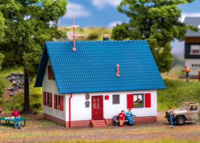Faller Bastelhaus H0 weiß/grau Aktionsset 1:87 195601 Modellbau Modelleisenbahn Faller Bastelhaus H0 weiß/grau Aktionsset 1:87 195601 Modellbau Modelleisenbahn