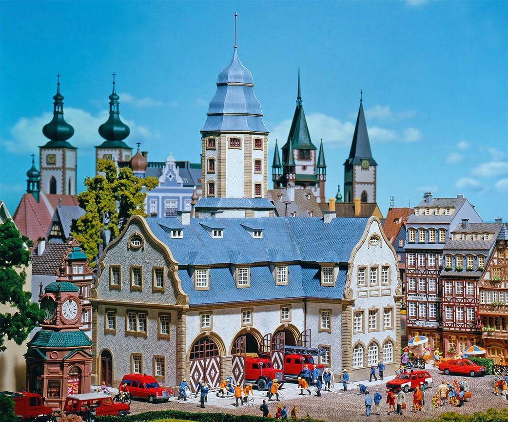 Faller Rathaus mit Feuerwache H0 1:87 191835 Modelleisenbahn Townhall