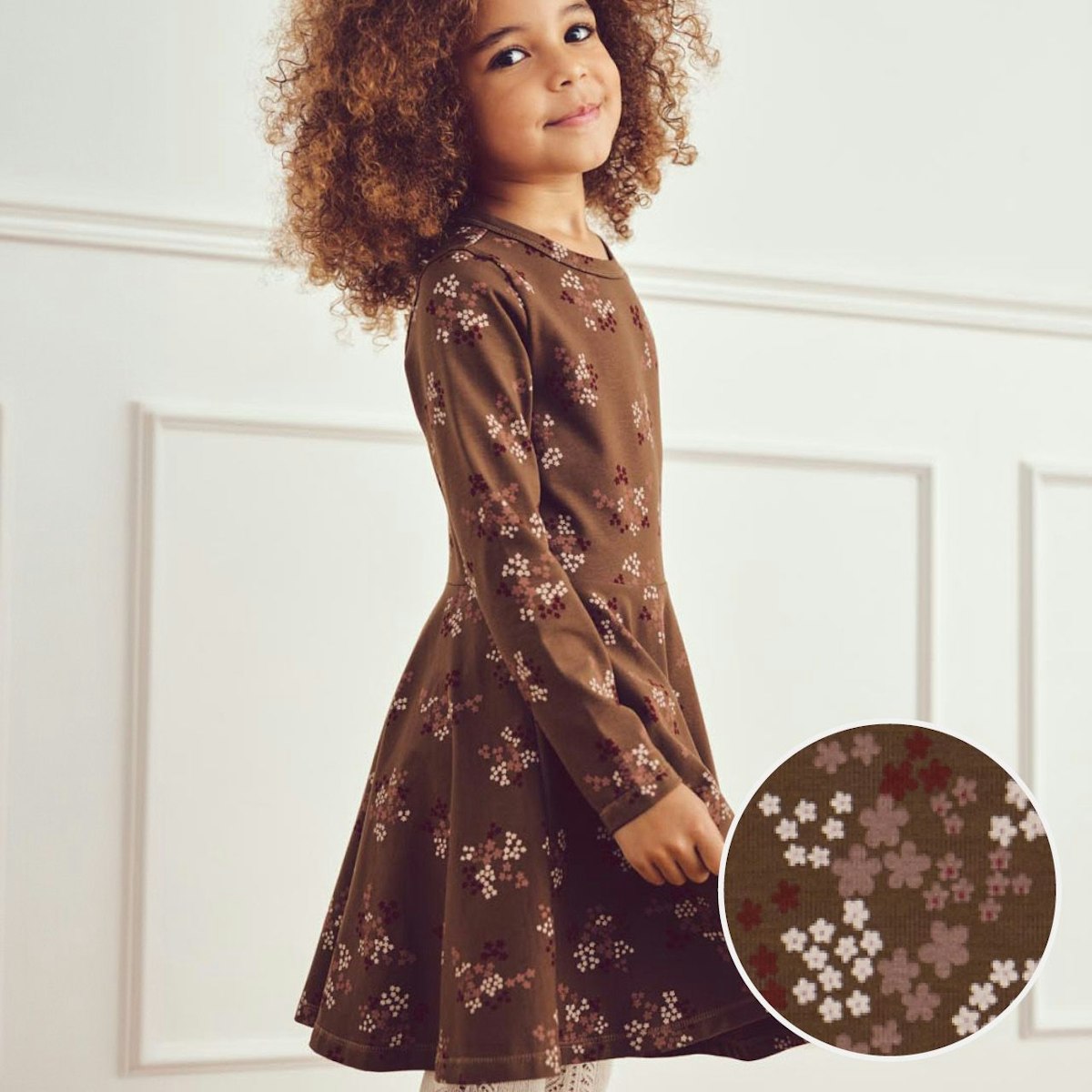 Florales Flatterkleid langarm braun 98