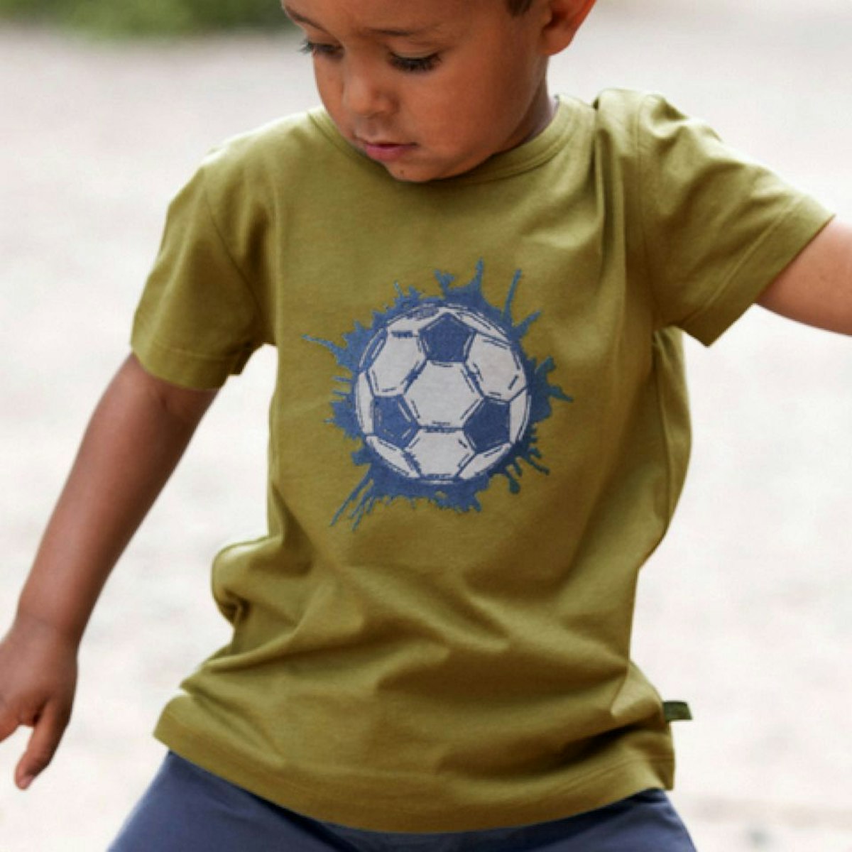 Fußball Shirt kurzarm oliv-grün Aufnäher 158/164